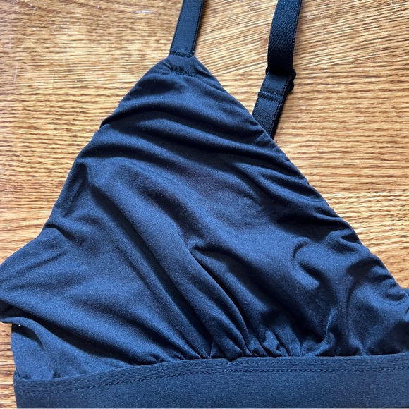 ⭐️2/20 Urban Outfitters Out from Under Triangle Bralette - Picture 5 of 9
